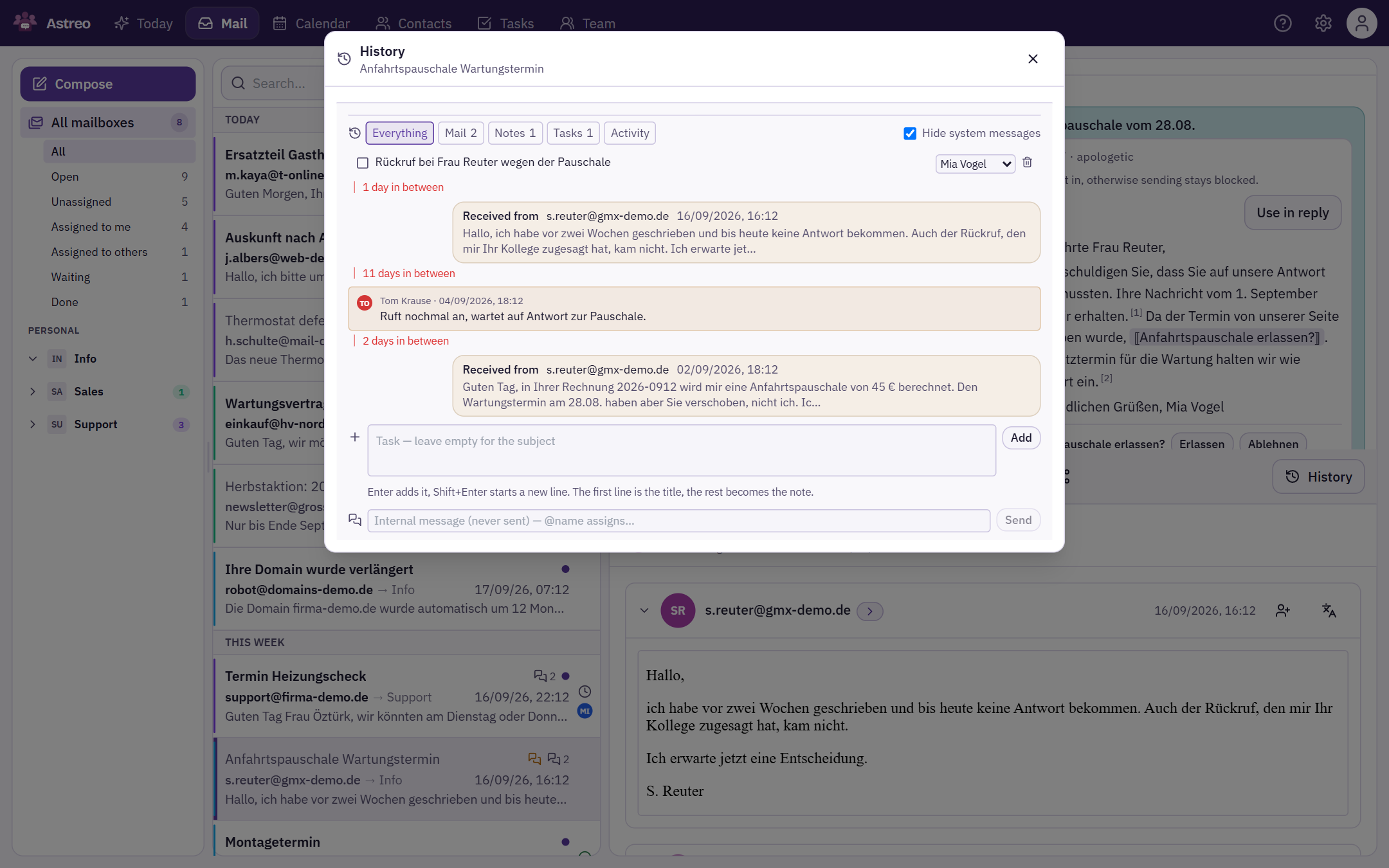 History window with filter pills, chat messages, waiting times and an incoming mail