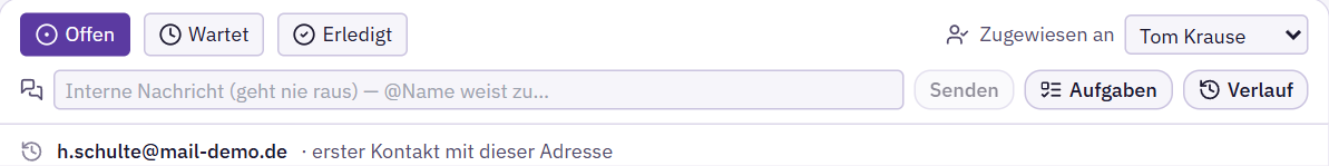Geöffnete Mail in einem Team-Postfach mit Zustand, Zuweisung und Chat-Zeile im Kopf